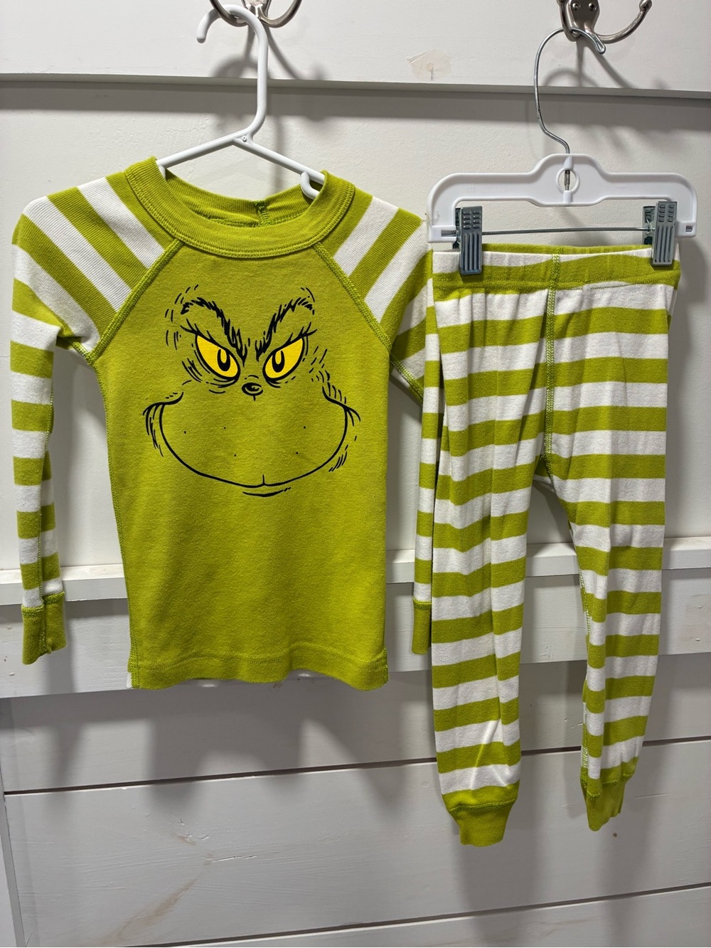 Hanna Andersson Grinch pjs 3T